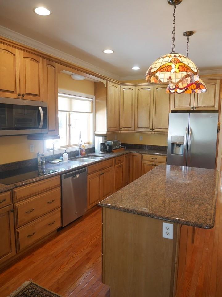 36 Harborview Rd - Photo 7 of 35
