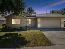 1637 Bayberry Cir - Photo 1 of 1
