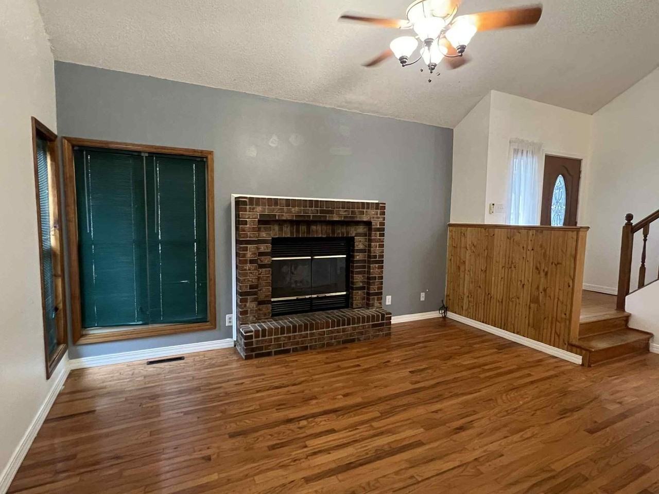 2511 Village Ct - Photo 3 of 30