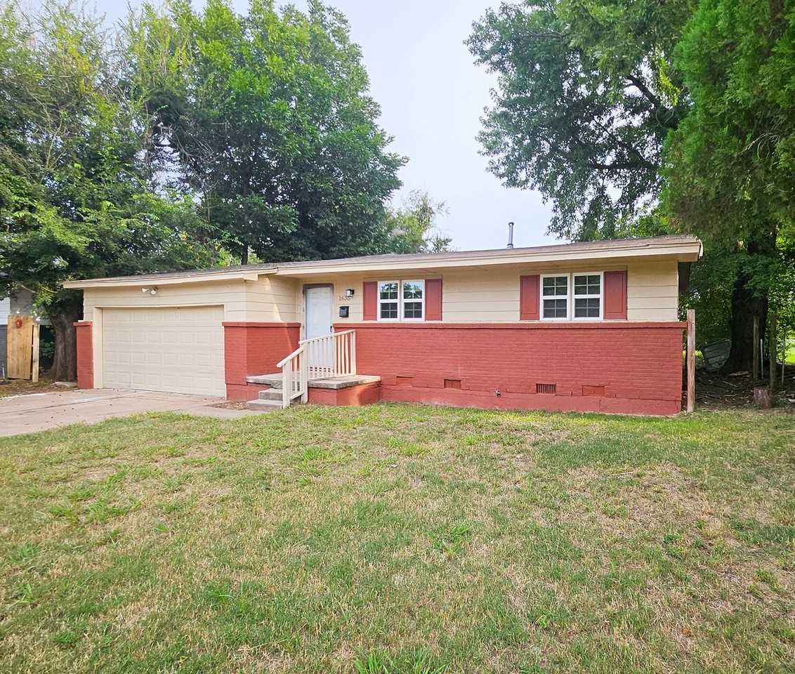 1635 Northeast 50th Street - Photo 2 of 24