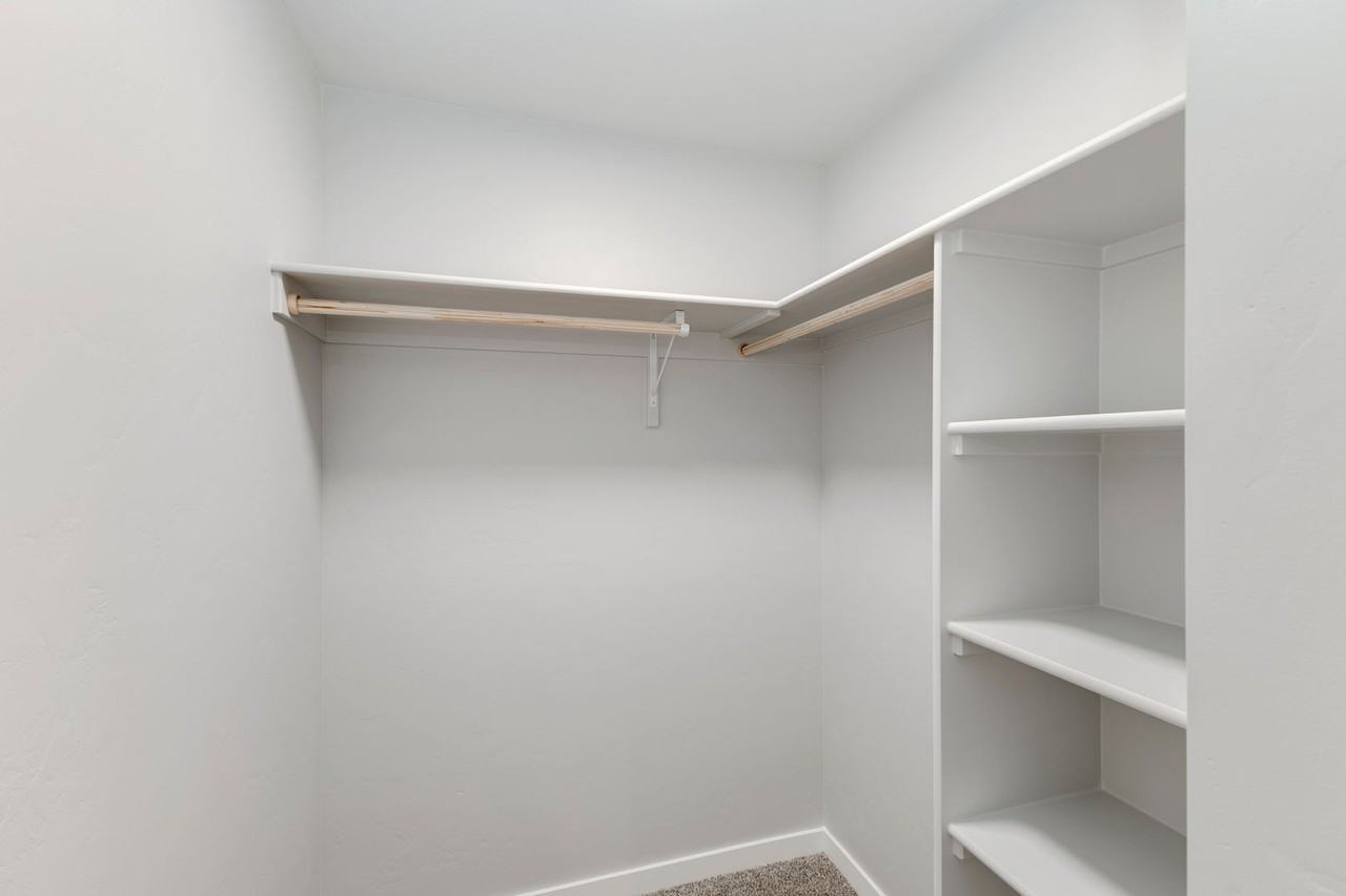 12227 W Barrington Dr - Photo 3 of 22