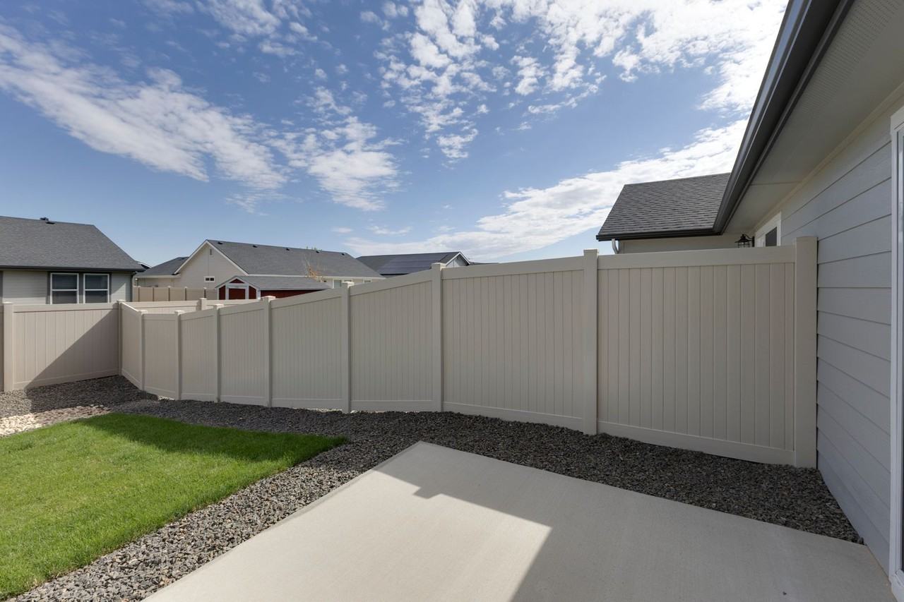 12227 W Barrington Dr - Photo 4 of 22