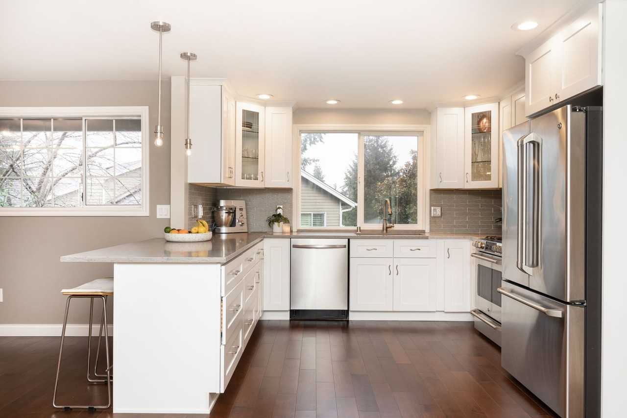 6304 110th Ave Ne - Photo 6 of 24