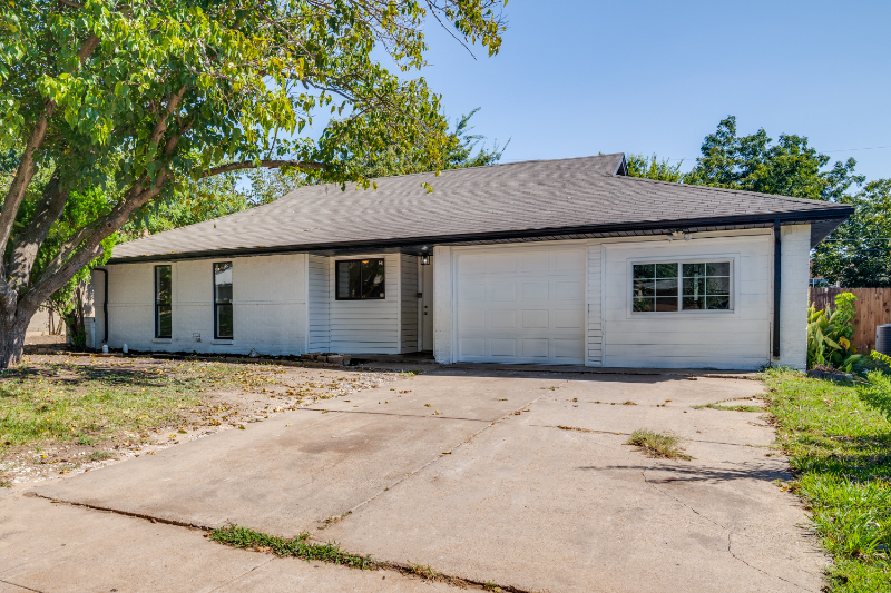 1622 Hillwood Dr - Photo 5 of 17