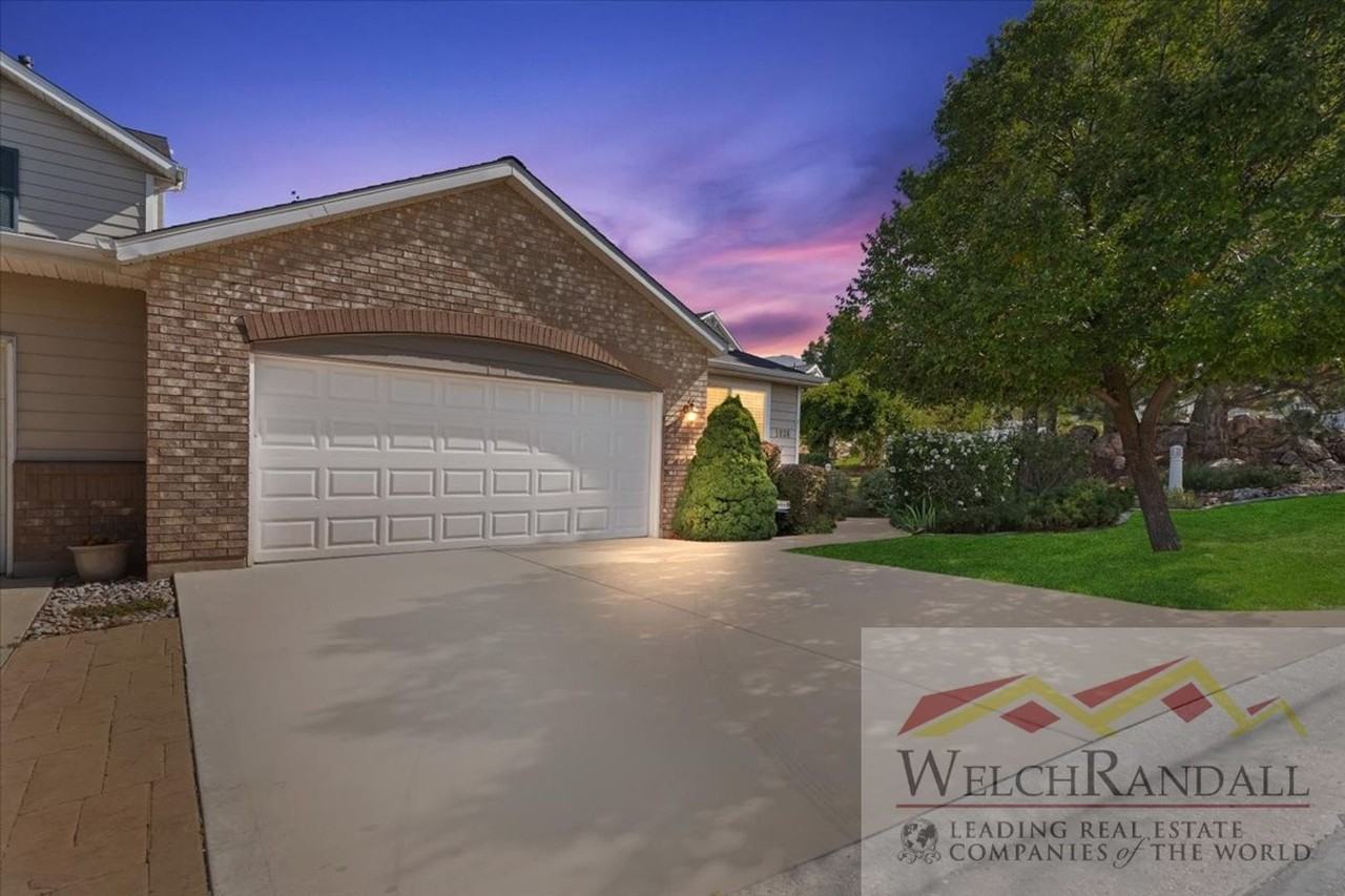 1036 Daybreak Dr - Photo 3 of 37