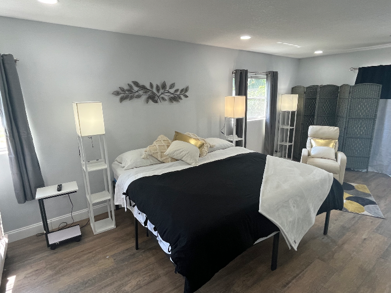 1824 Rock Lake Dr - Photo 2 of 20