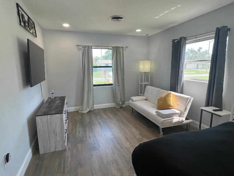 1824 Rock Lake Dr - Photo 3 of 20