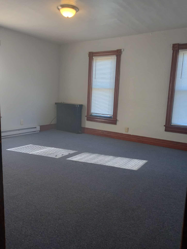 E Main St - Photo 4 of 9