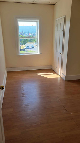 201 Spring St - Photo 3 of 5