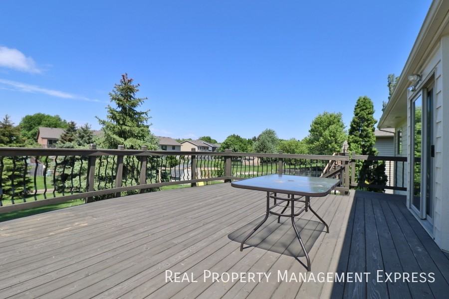 2726 S Avondale Ct - Photo 5 of 16