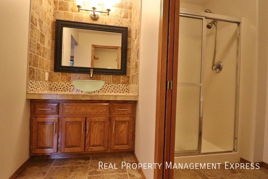 2726 S Avondale Ct - Photo 7 of 16