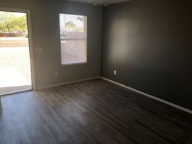 35th - 6106 - Photo 1 of 1