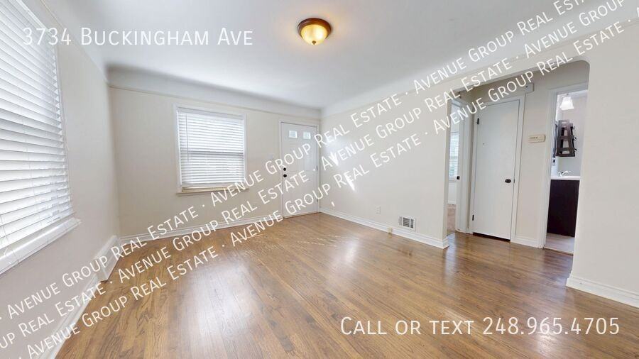 3734 Buckingham Avenue - Photo 7 of 22