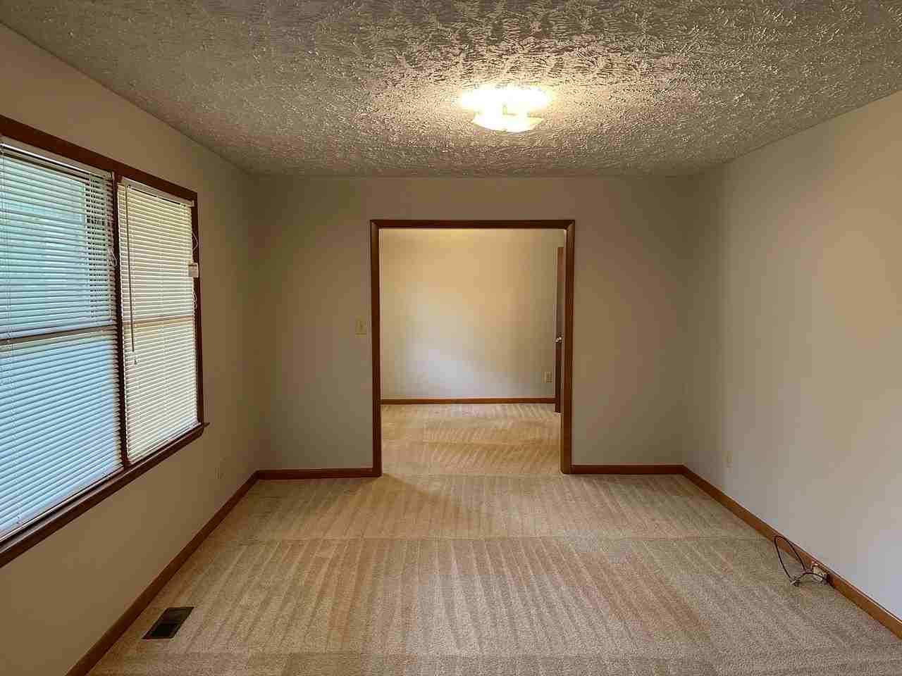 8516 Amish Dr - Photo 6 of 37