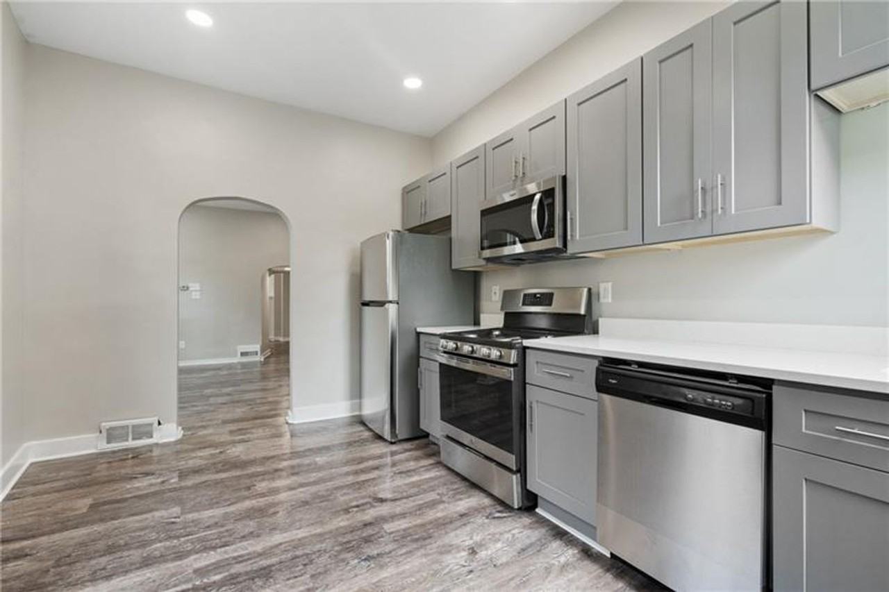 223 13th Street - Photo 3 of 22