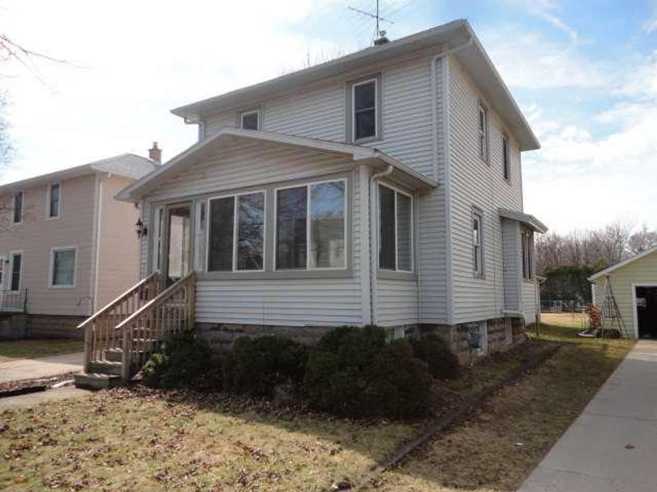 336 Doty St - Photo 2 of 6