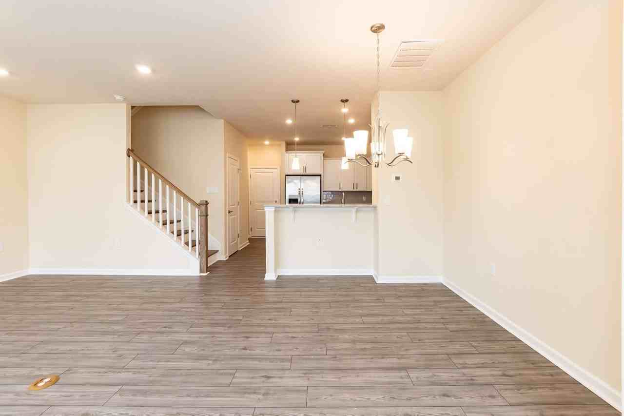 807 Trestleview St - Photo 7 of 25