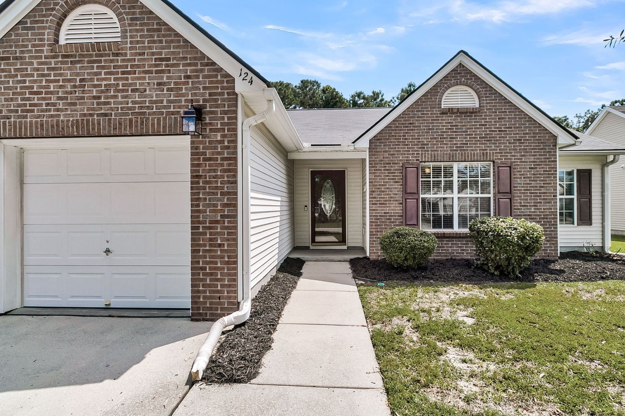 124 Dovetail Cir - Photo 2 of 50