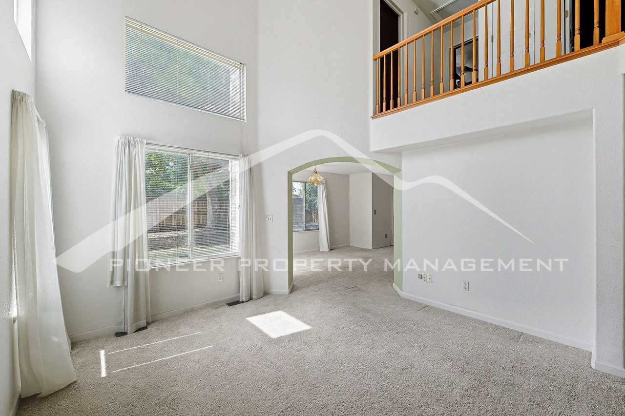 12305 Cherrywood St - Photo 3 of 28
