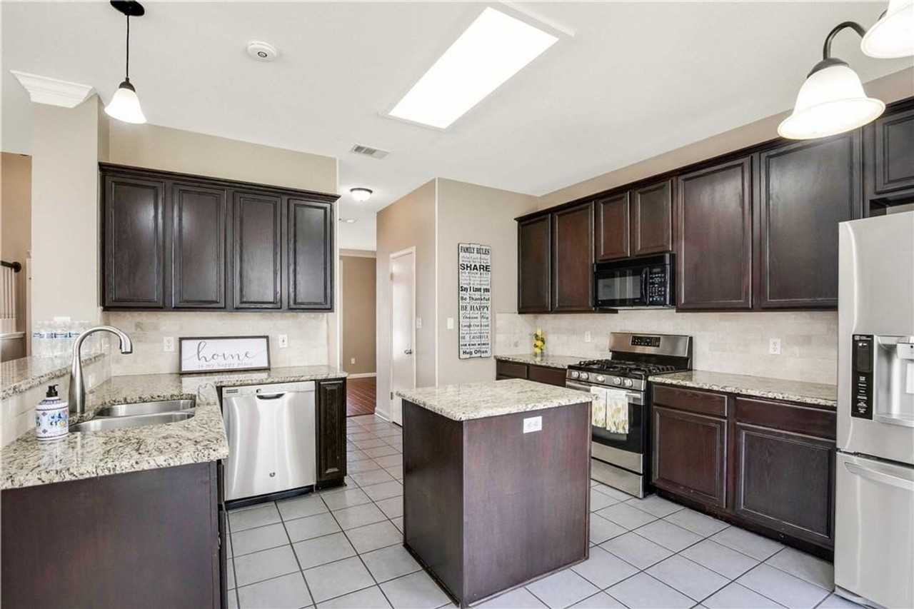 1102 Deer Horn Cv - Photo 4 of 17