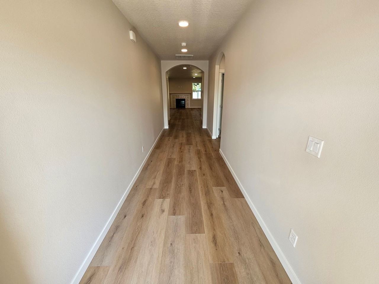 2220 W Jay Ave - Photo 2 of 25