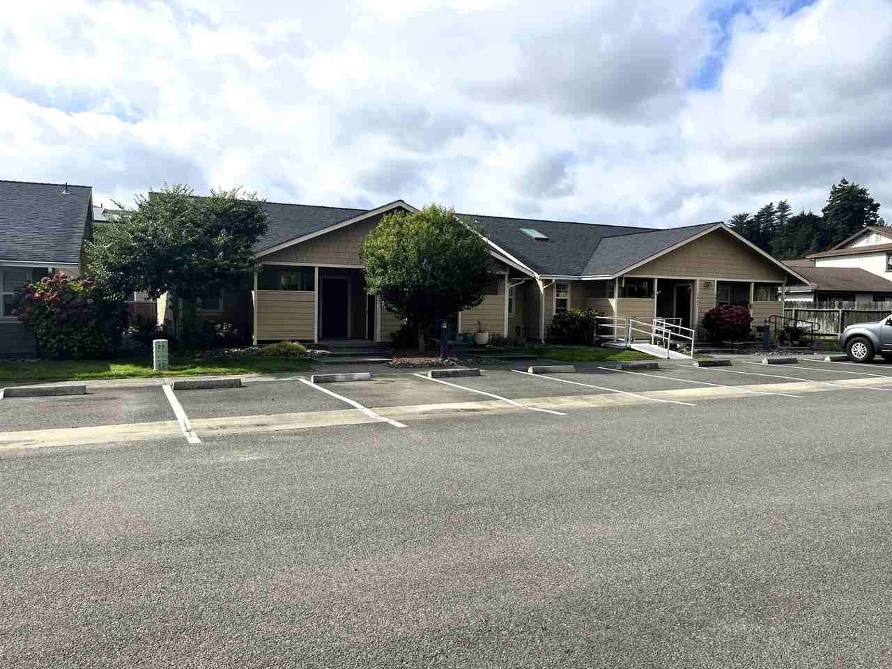 2471 Shay Ct - Photo 2 of 13