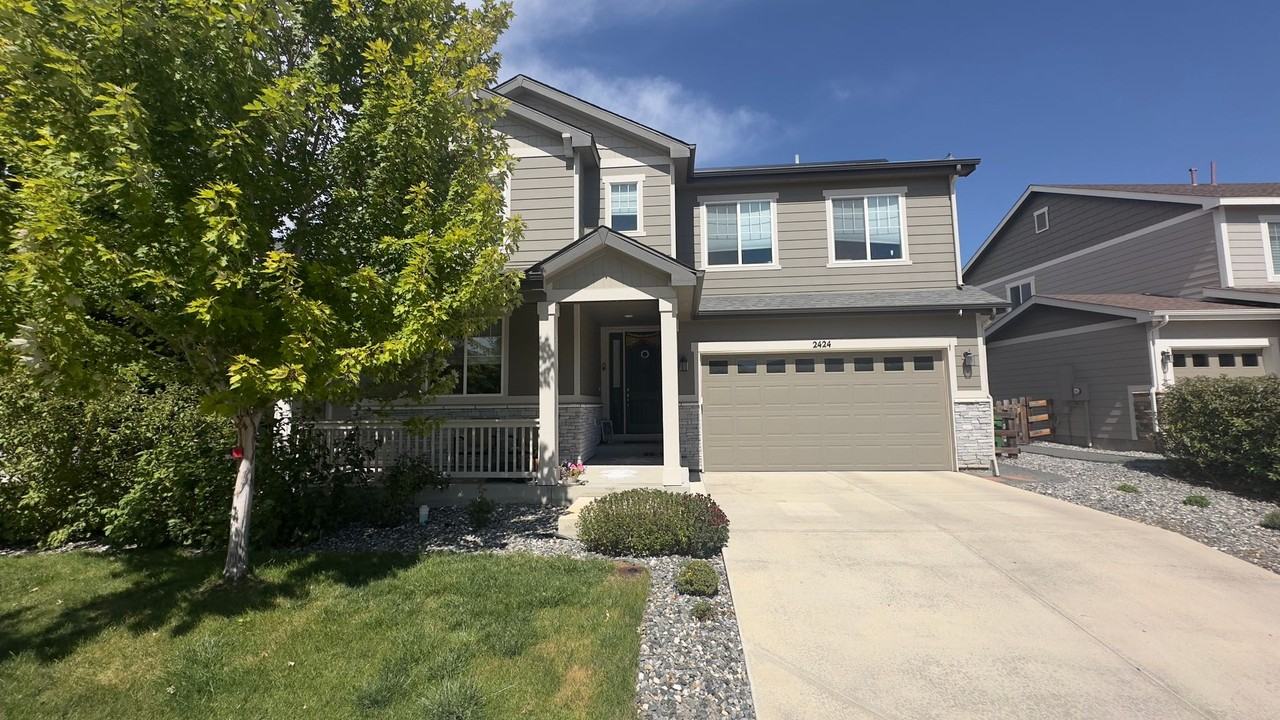 2424 Spruce Creek Dr - Photo 2 of 37