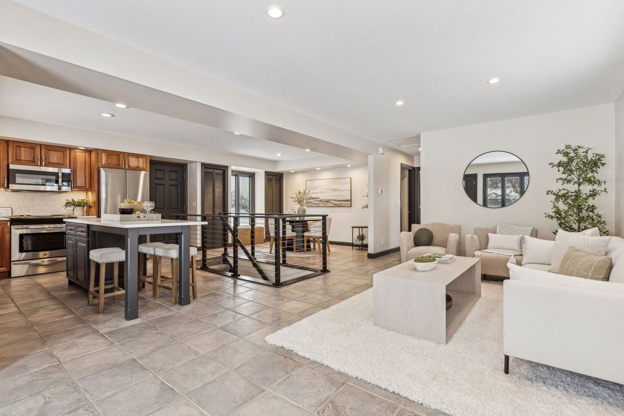 4529 Vandervork Ave - Photo 2 of 35