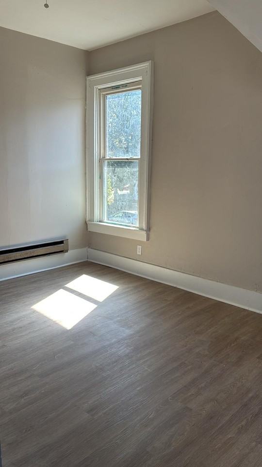 606 West North Street, Unit 608 1/2 Upper Unit - Photo 4 of 11