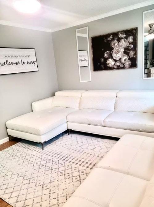 4880 Barclay Square Drive - Photo 5 of 24