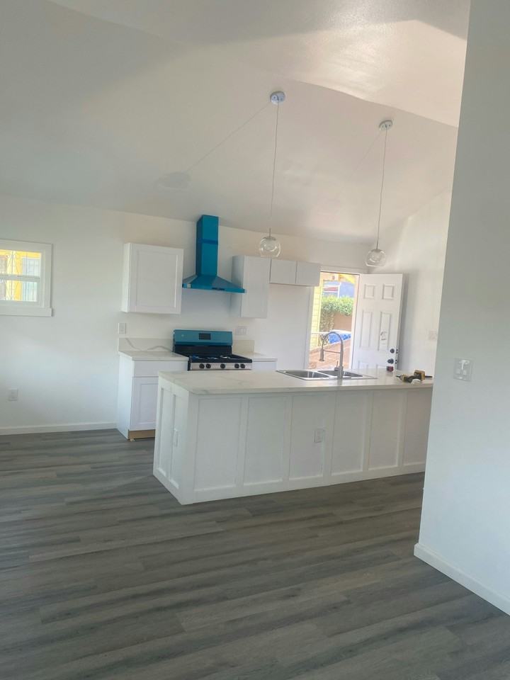 4619 South Raymond Avenue - Photo 2 of 10