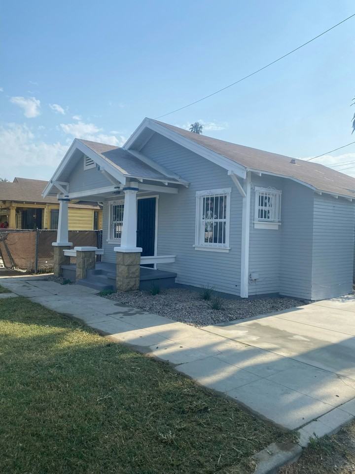 4619 South Raymond Avenue - Photo 3 of 10