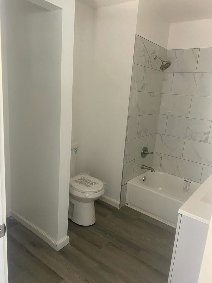 4619 South Raymond Avenue - Photo 5 of 10