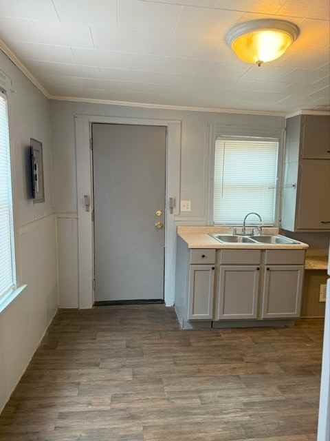 319 Dexter Street - Photo 3 of 9