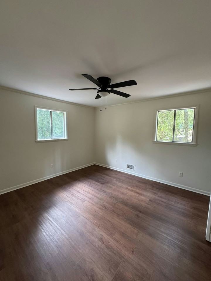 10889 Thrasher Road - Photo 2 of 10