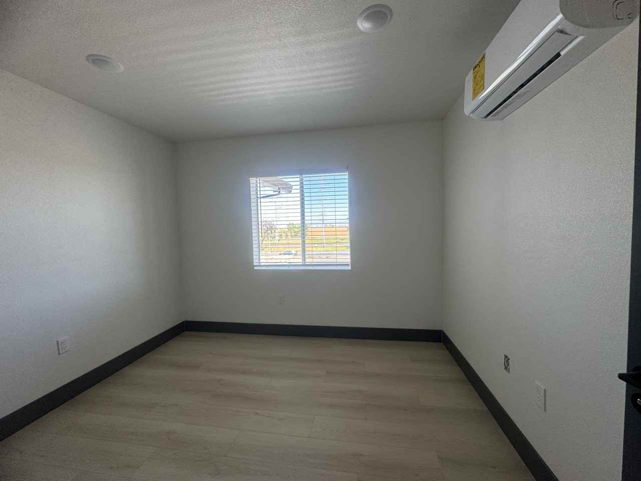 4834 Powerline Road - Photo 4 of 20