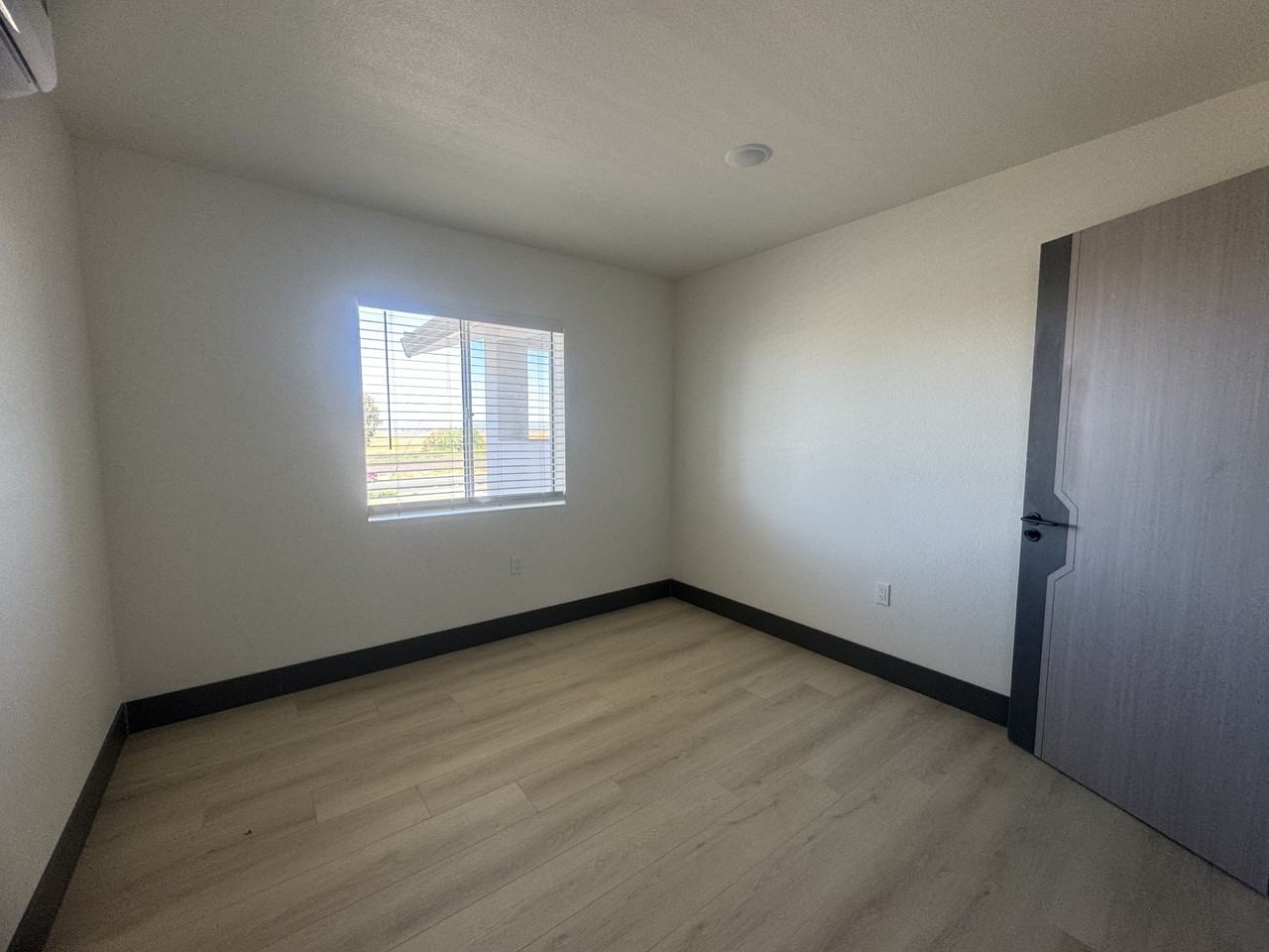 4834 Powerline Road - Photo 5 of 20