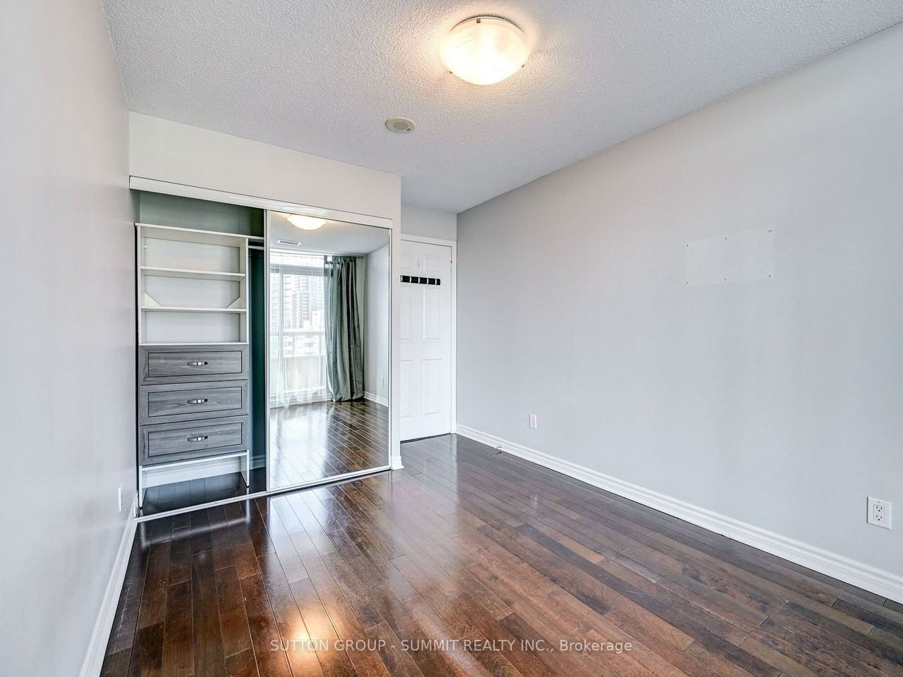 335 Rathburn Rd W - Photo 2 of 16