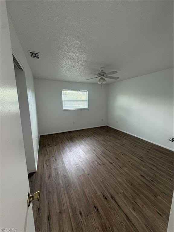 25 Se 23rd Pl #3 - Photo 5 of 7