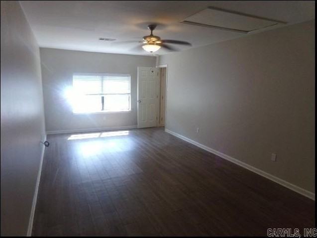 525 S Oak St - Photo 2 of 12