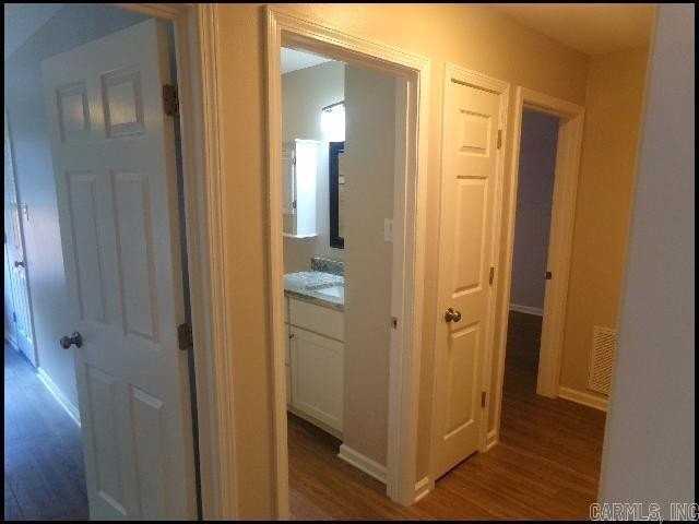 525 S Oak St - Photo 6 of 12