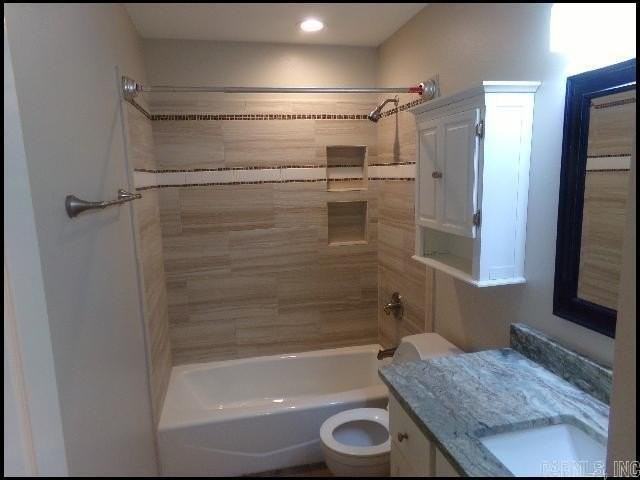 525 S Oak St - Photo 7 of 12