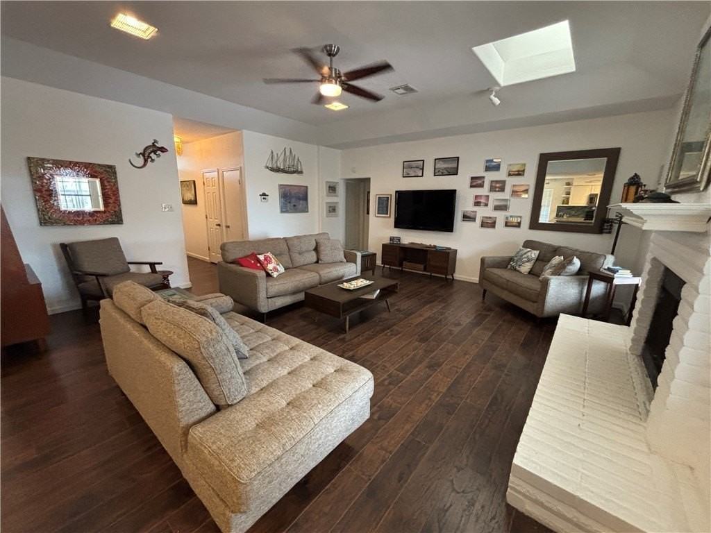 13829 Whitecap Blvd - Photo 4 of 14