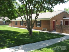 1300 Lomax Ave Apt D #D - Photo 1 of 1