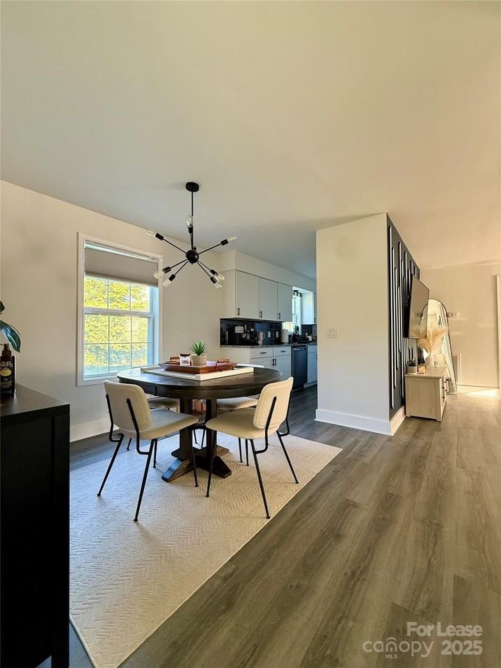 905 Lyme Brook Lane - Photo 4 of 16