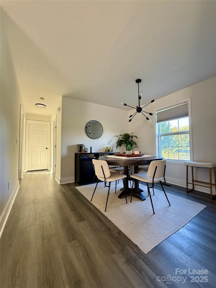 905 Lyme Brook Lane - Photo 7 of 16