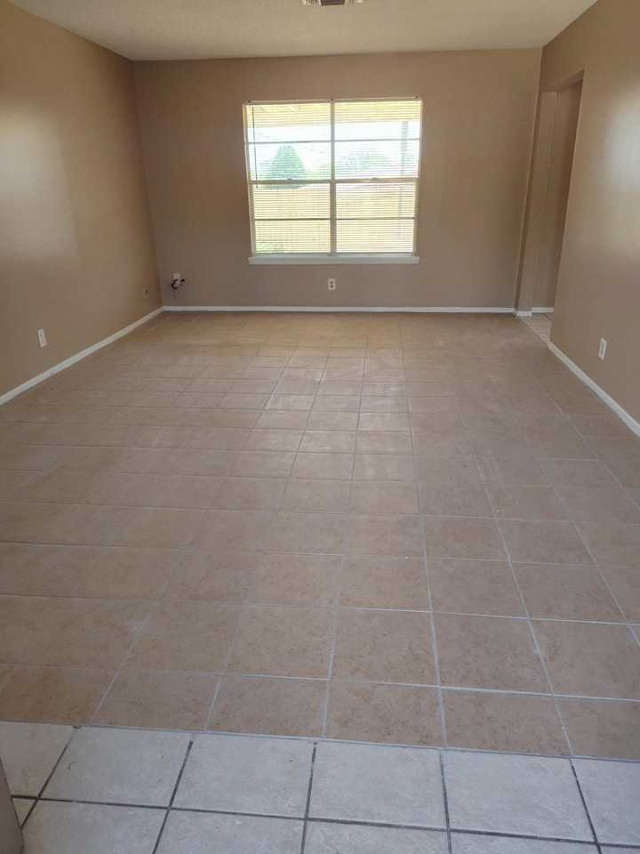 219 Elizabeth Dr - Photo 2 of 16