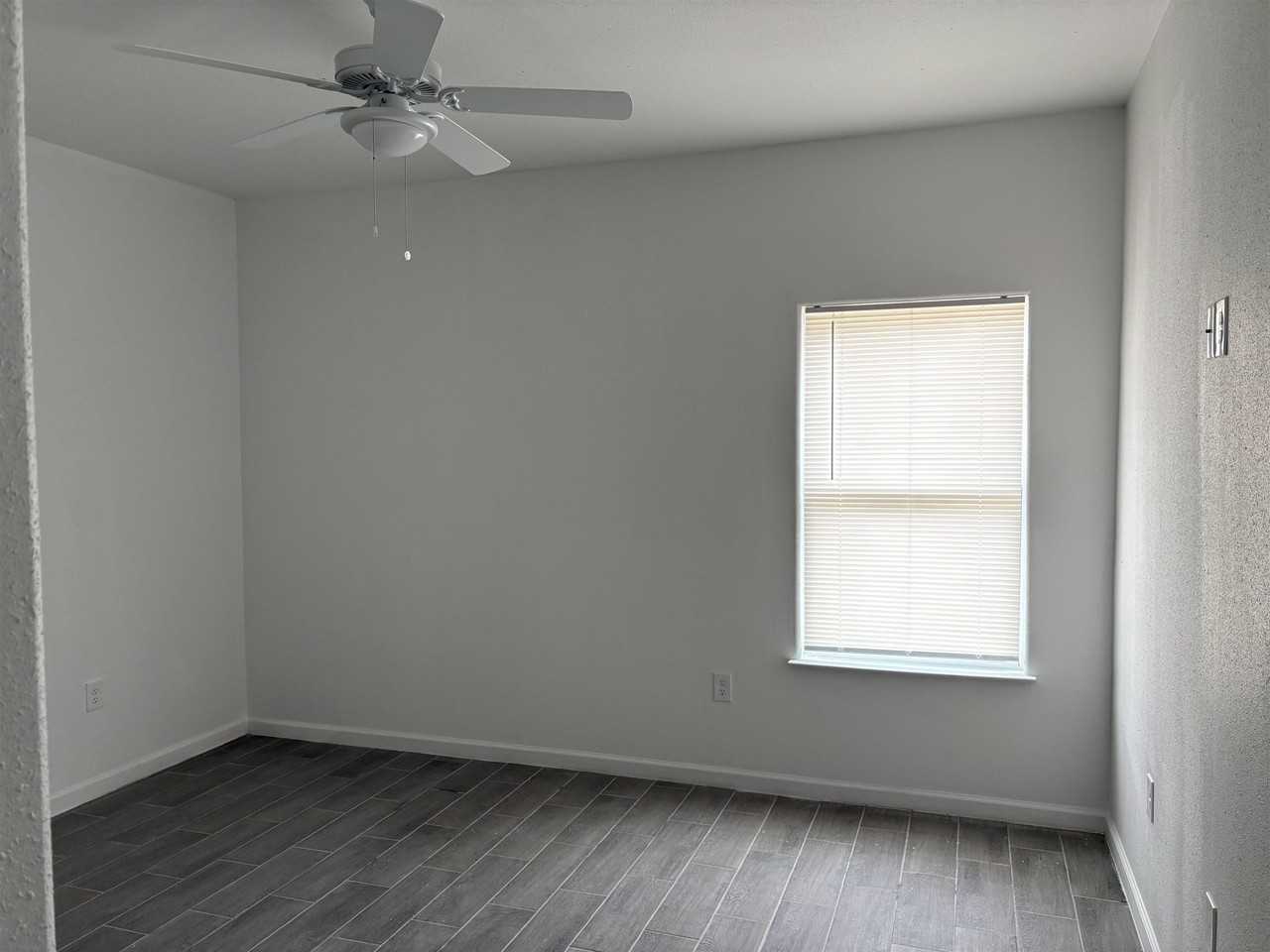 311 Rosalinda Dr - Photo 6 of 9