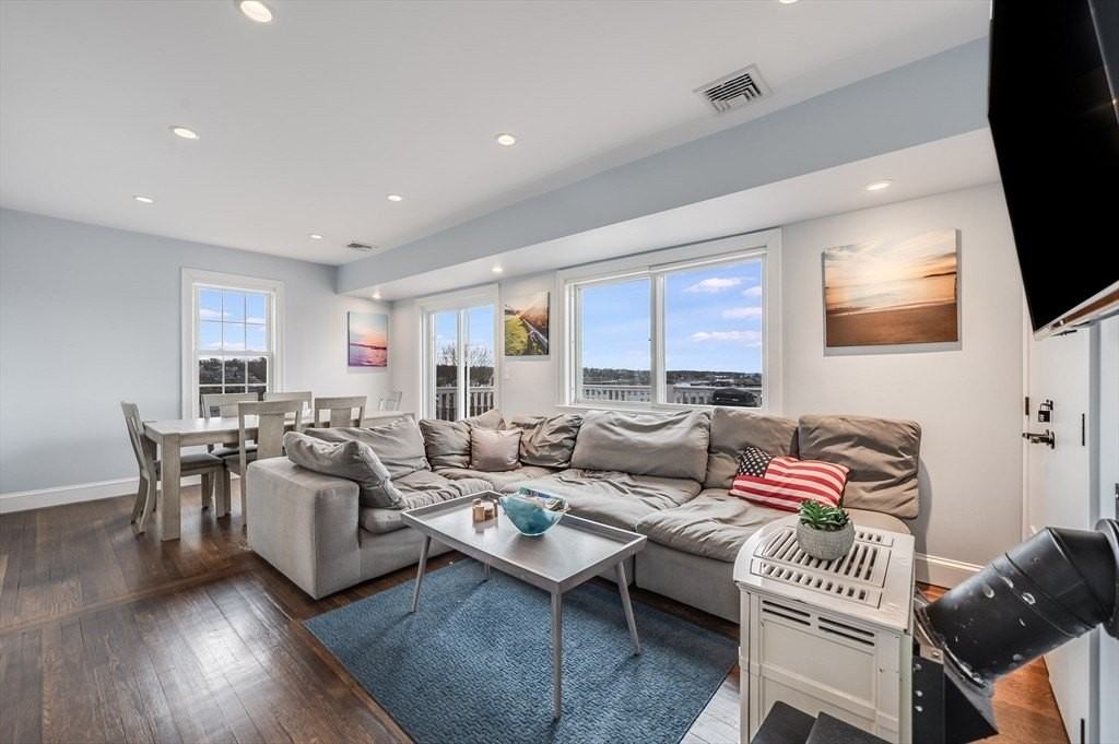 17 Silva Court - Photo 3 of 22