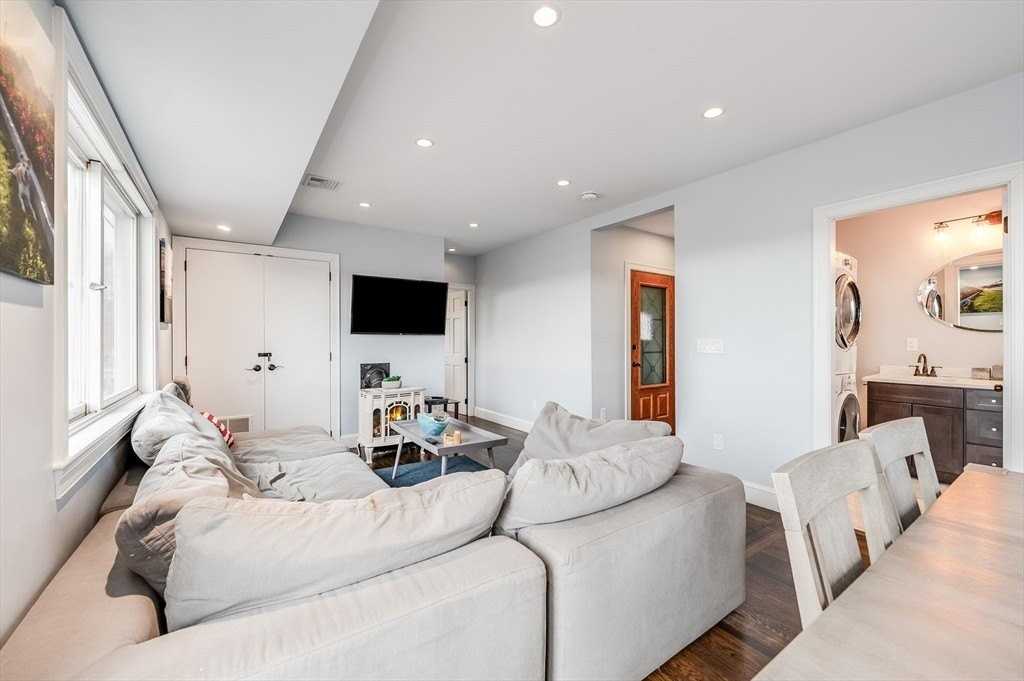 17 Silva Court - Photo 5 of 22